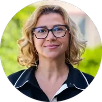Portrait photograph — Daniela Ghencioiu